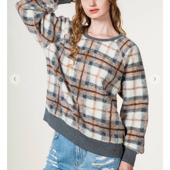 LAST 1❗️LOVERICHE Nordstrom Cozy Chic Fuzzy Plaid Grey / Khaki Sweater Top - Picture 2 of 8